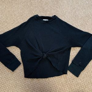 Levi’s long sleeve crop top